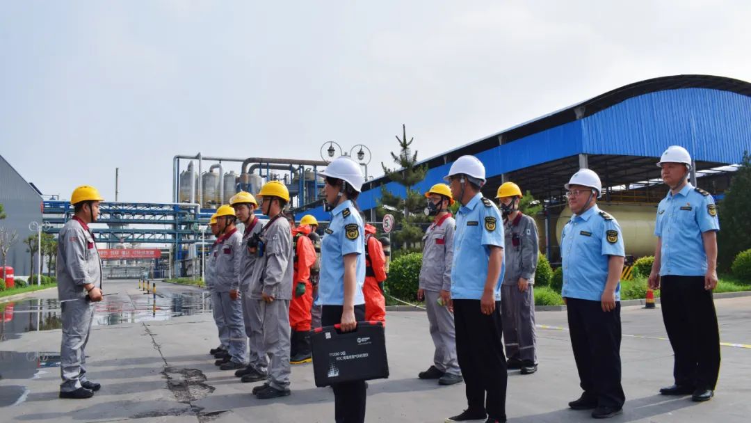 演“真”练“实”，米兰体育(中国)集团开展氯甲烷泄漏事故应急演练